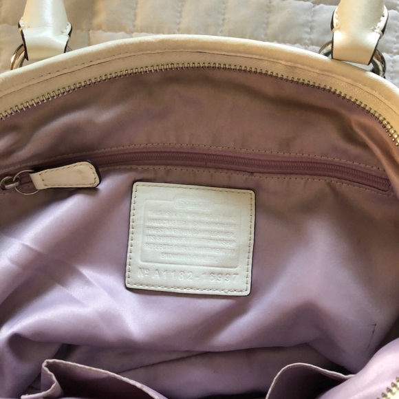White leather Coach handbag - Picture 6 of 7